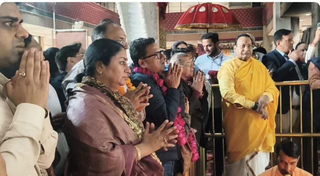 दिल्ली CM रेखा गुप्ता ने किए बालाजी महाराज के दर्शन